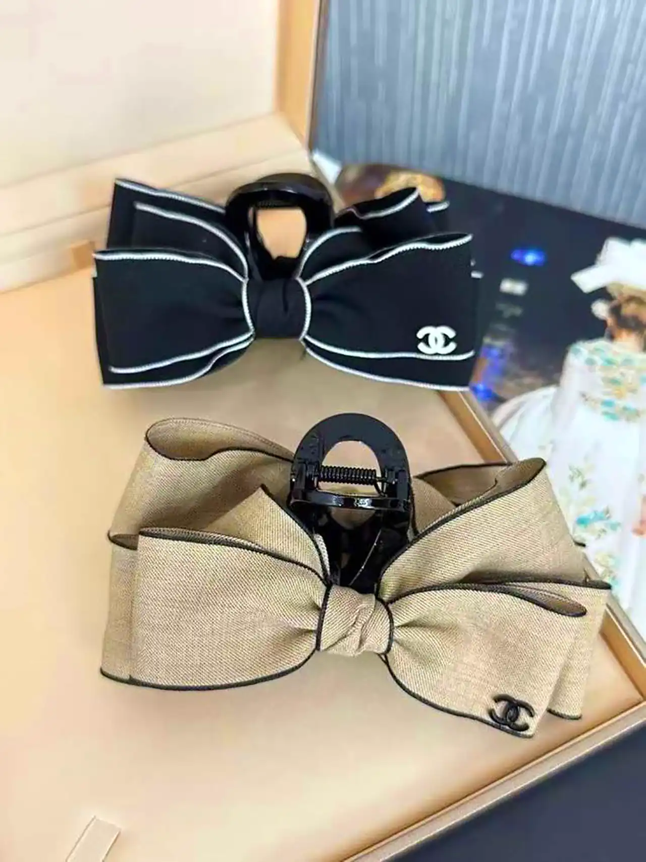 کیلیپس مو پاپیونی