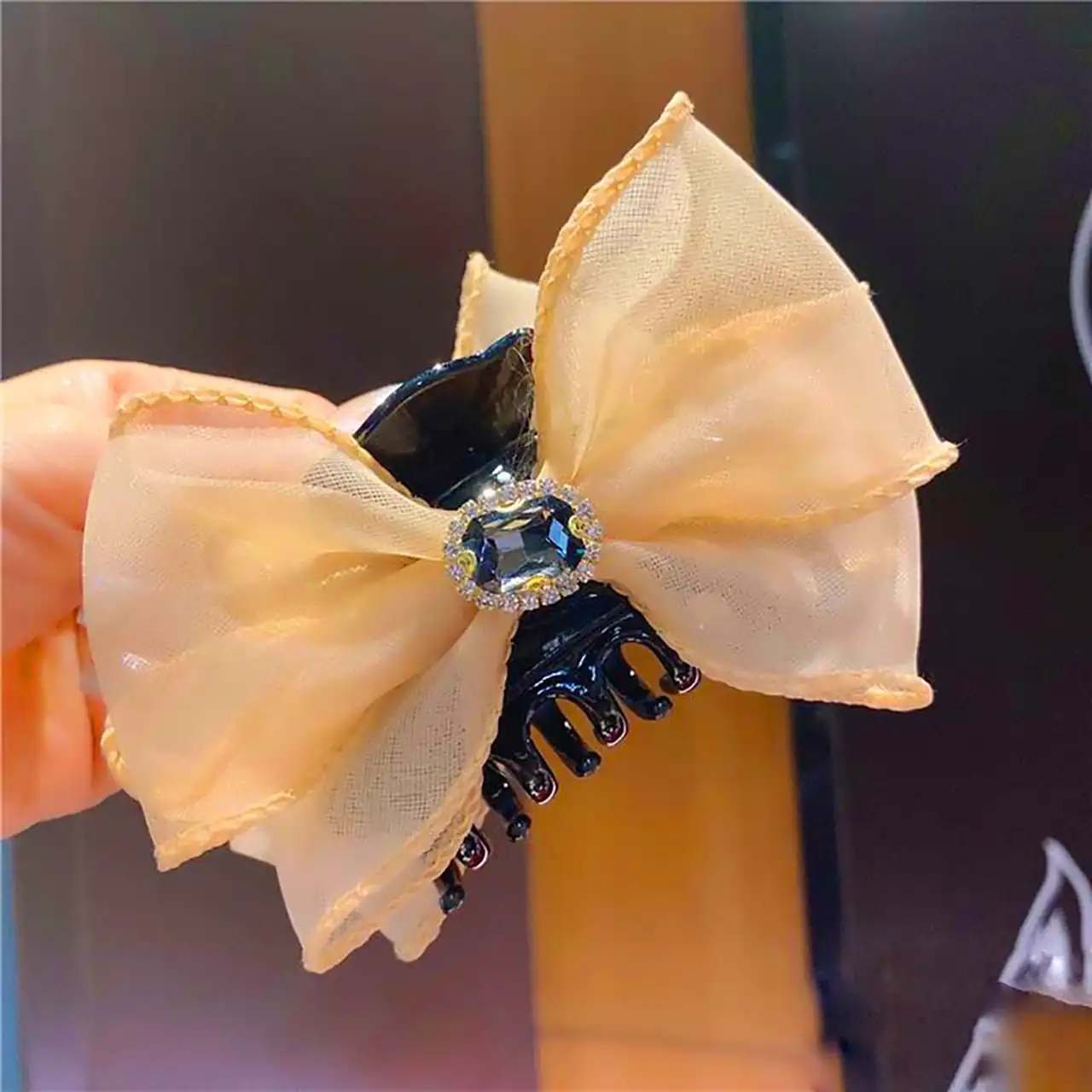 کیلیپس مو پاپیونی