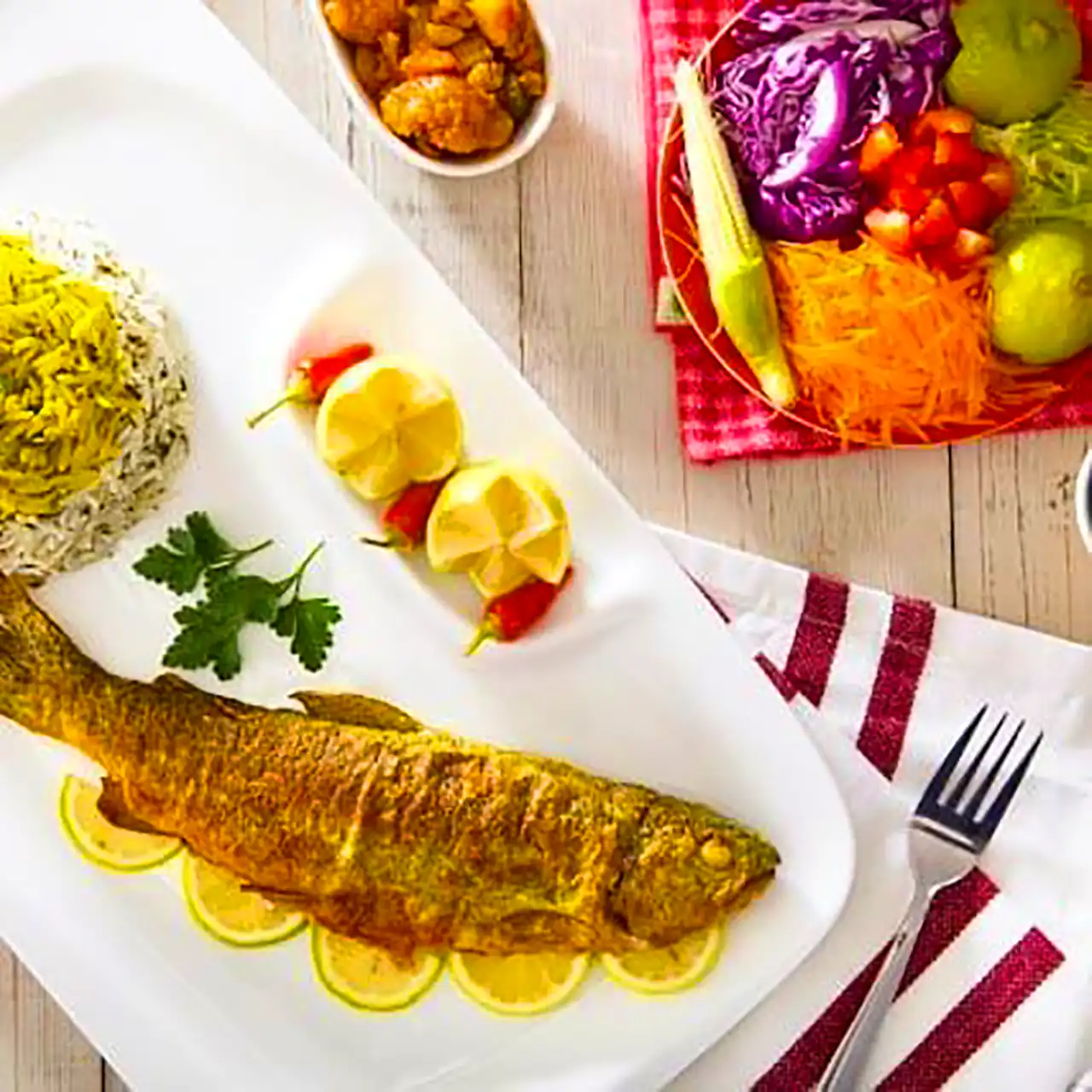 سرو سبزی پلو با ماهی