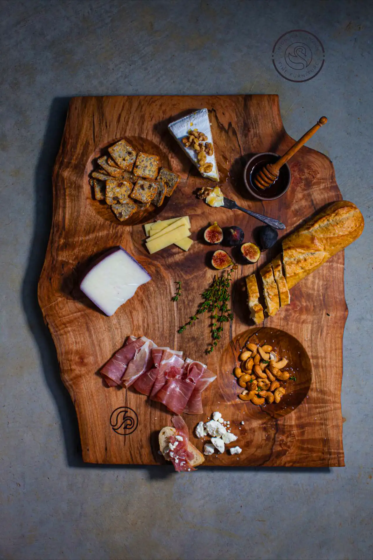 تخت سرو چوبی جدید