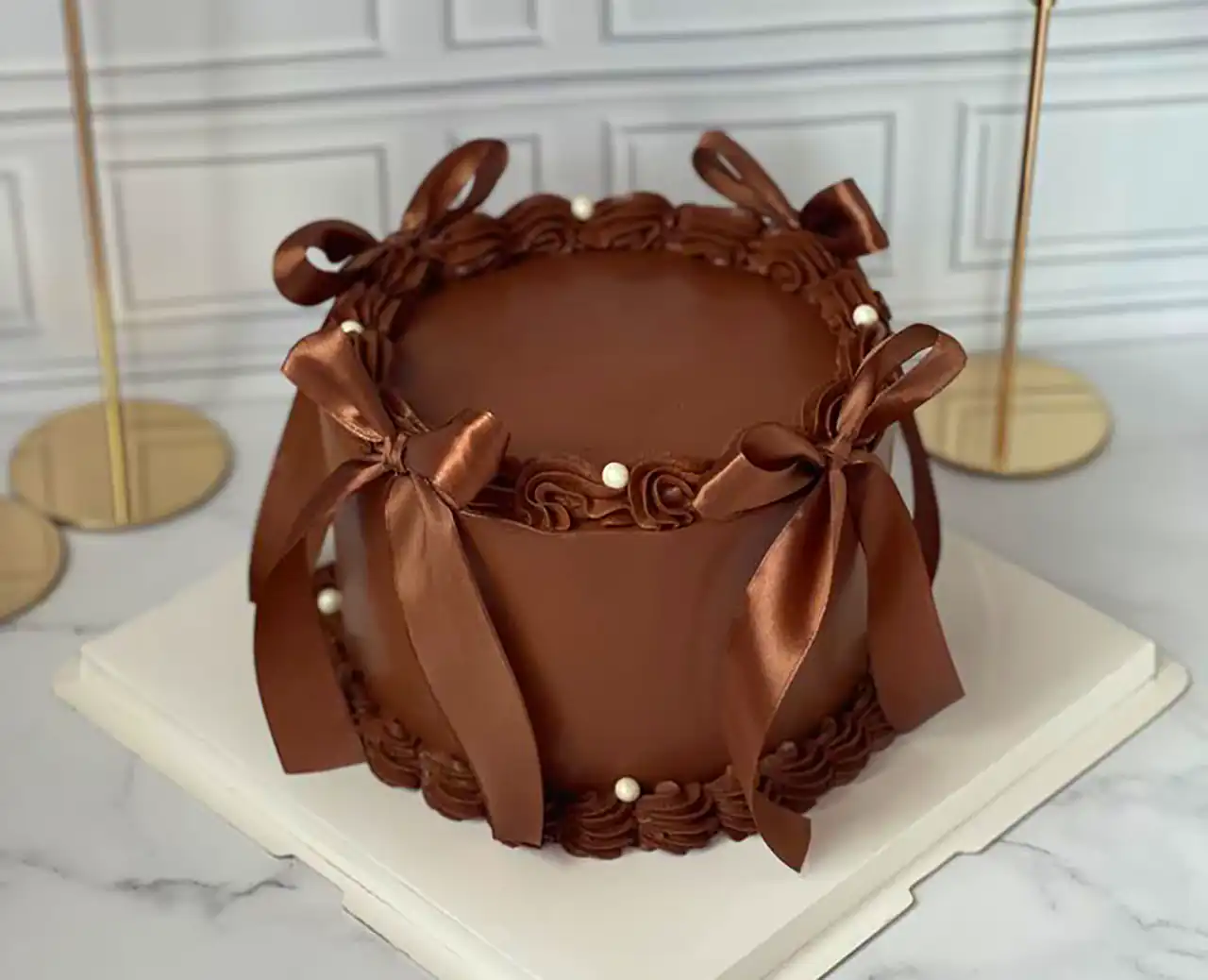 تزیین کیک شکلاتی مجلسی
