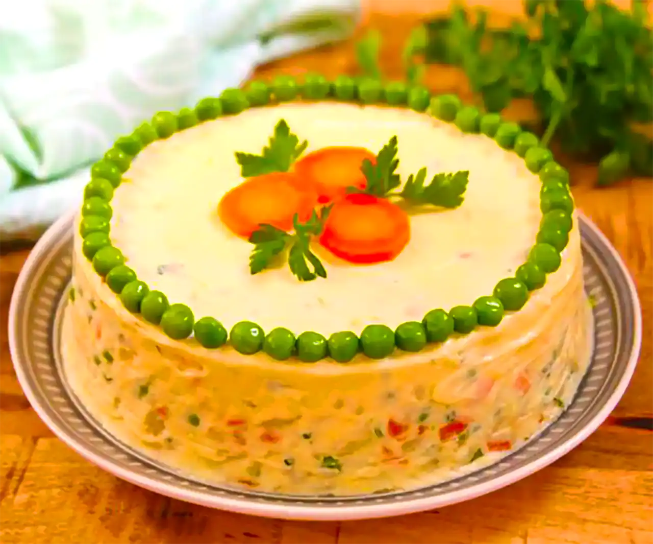 تزیین سالاد الویه