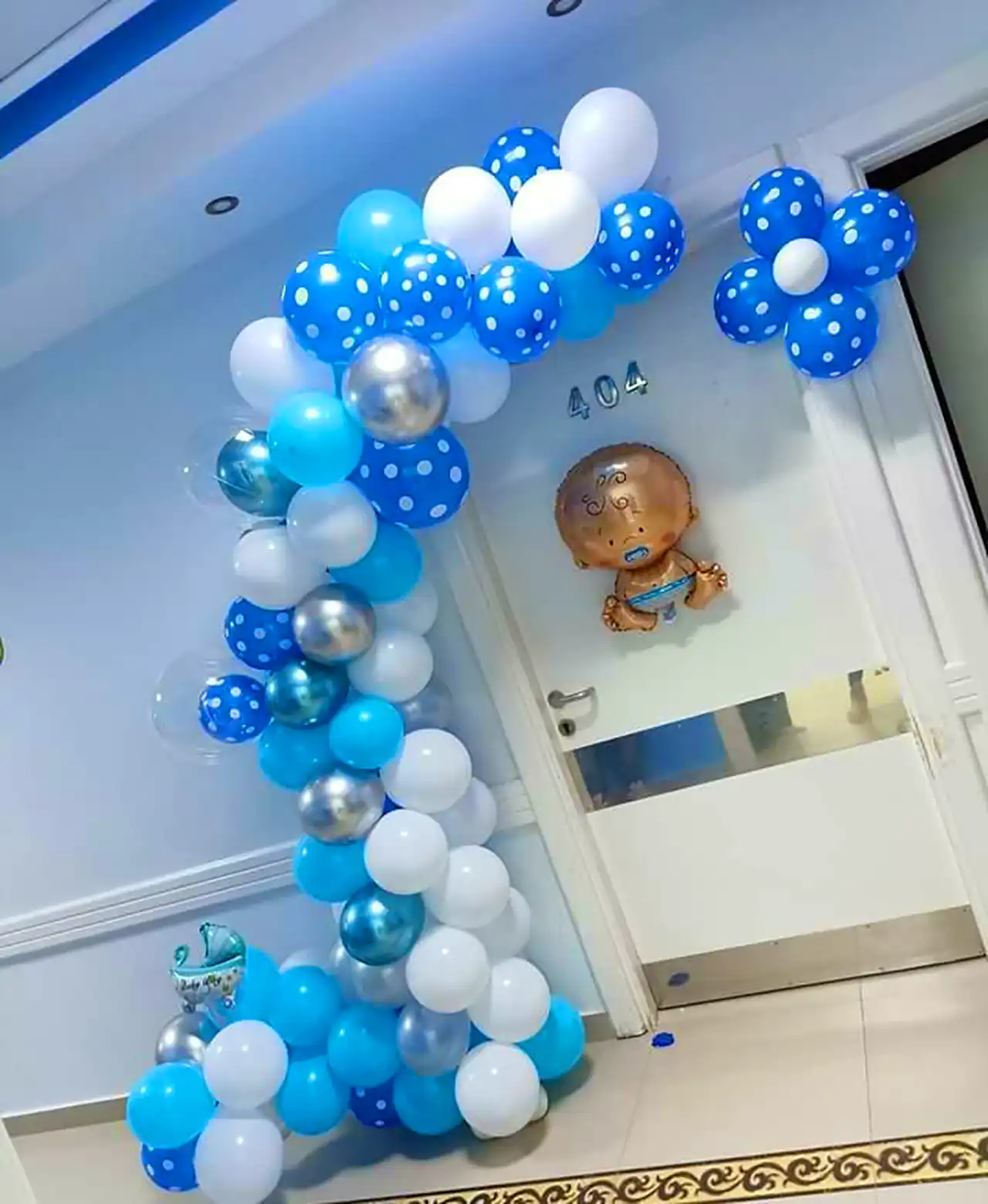 بادکنک آرایی نوزاد پسر