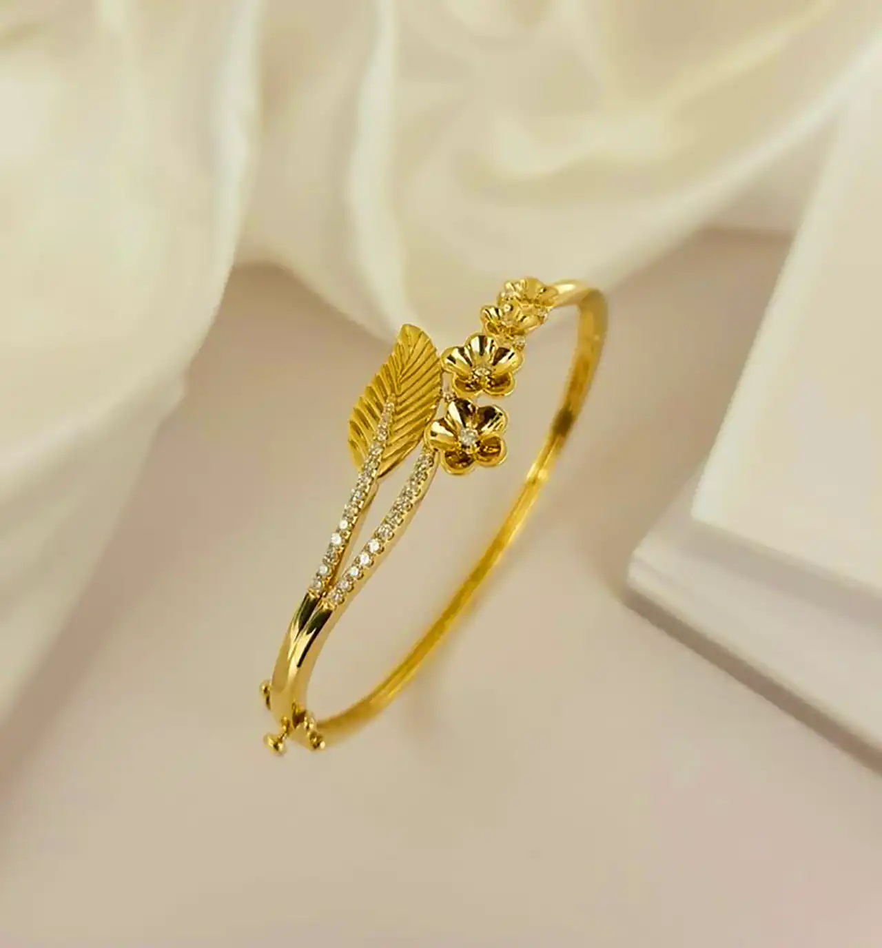 بنگل طلا لاکچری