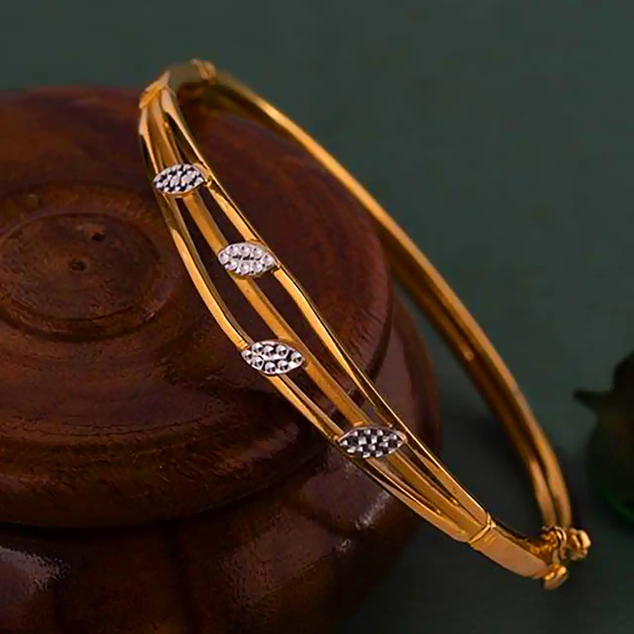 بنگل طلا لاکچری