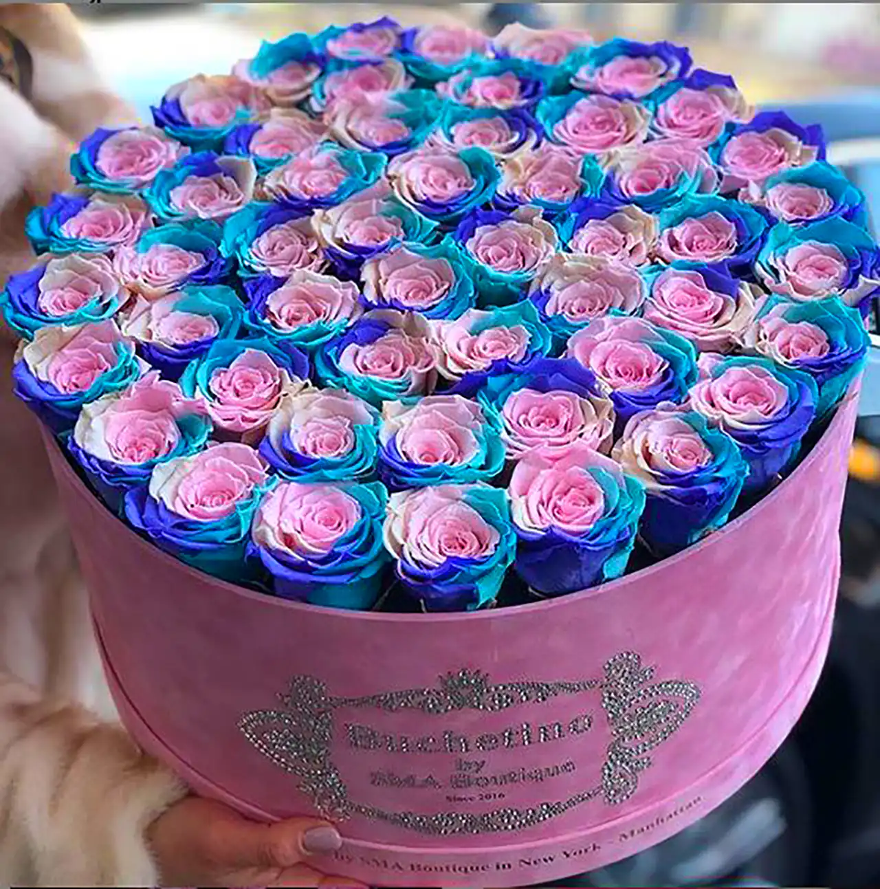 باکس گل هدیه روز زن