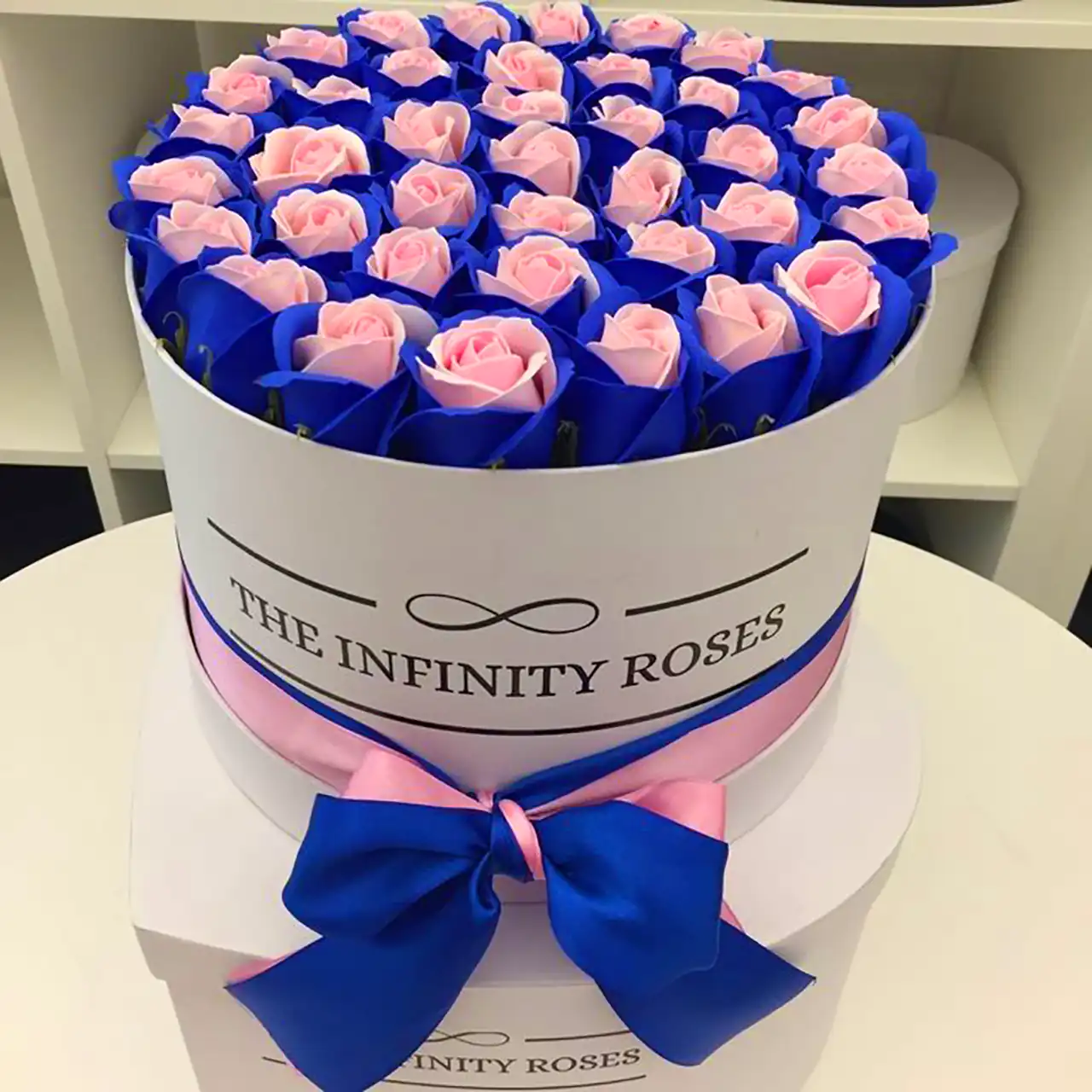 باکس گل هدیه روز زن