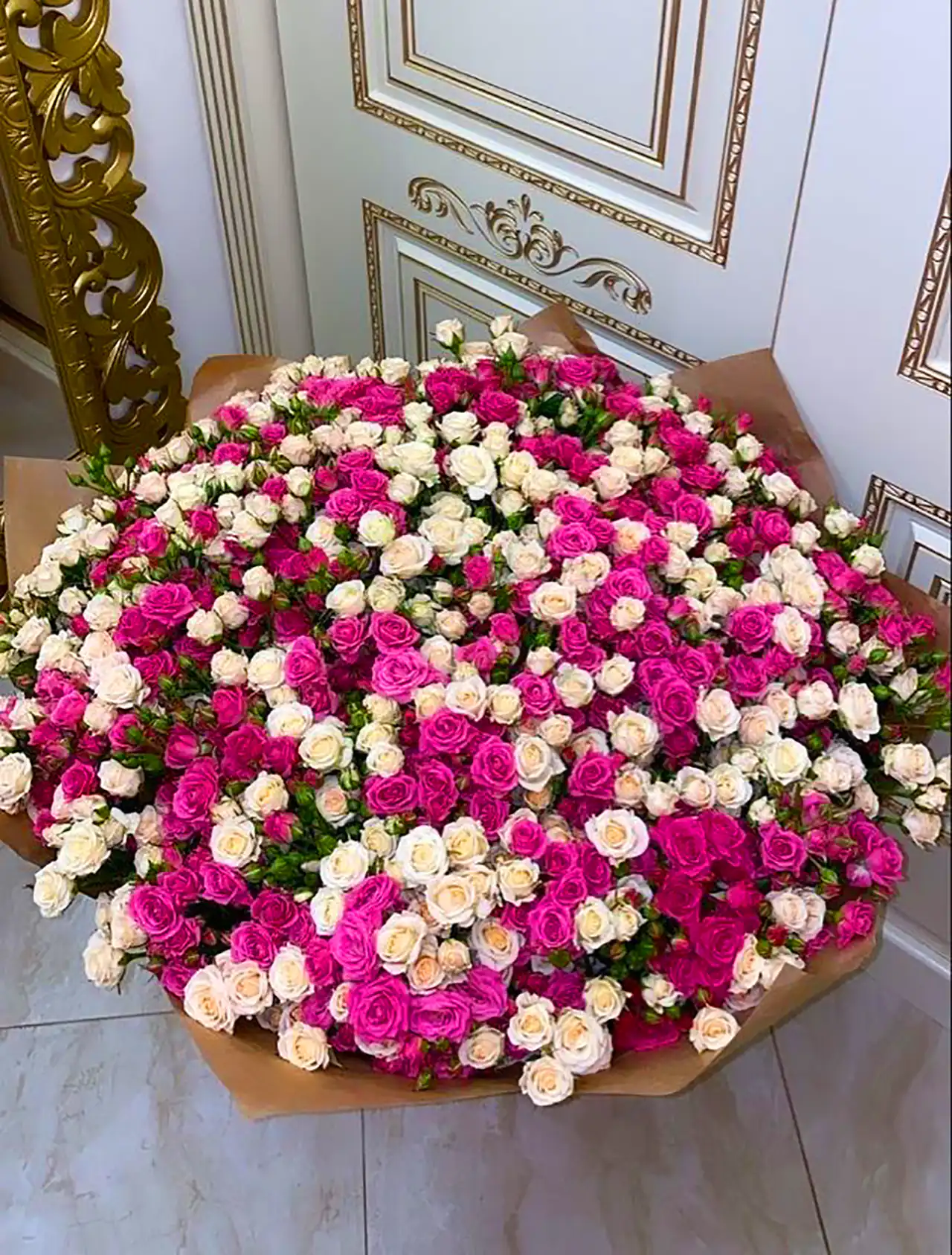 باکس گل هدیه روز زن