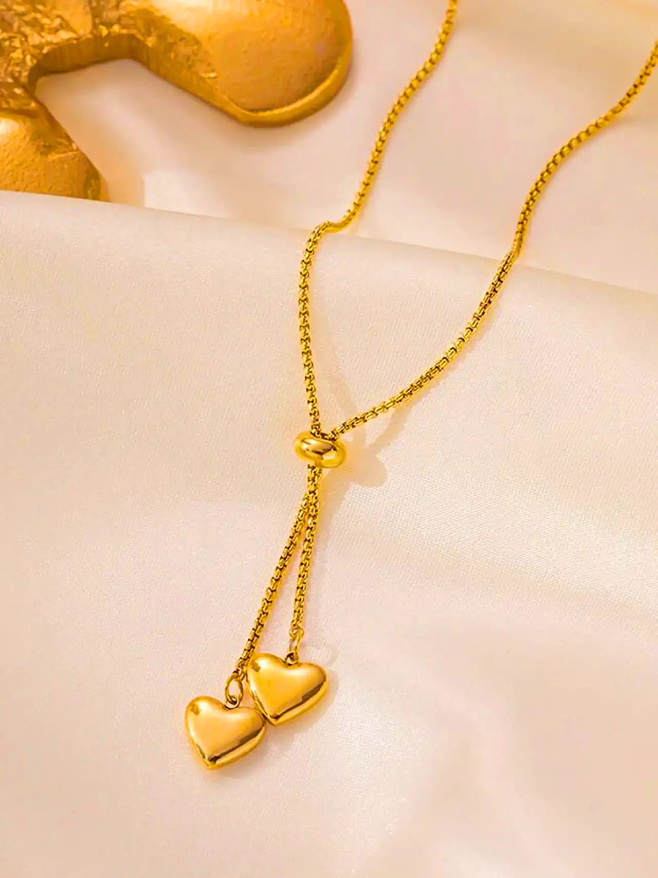 گردنبند طلا با طرح قلب