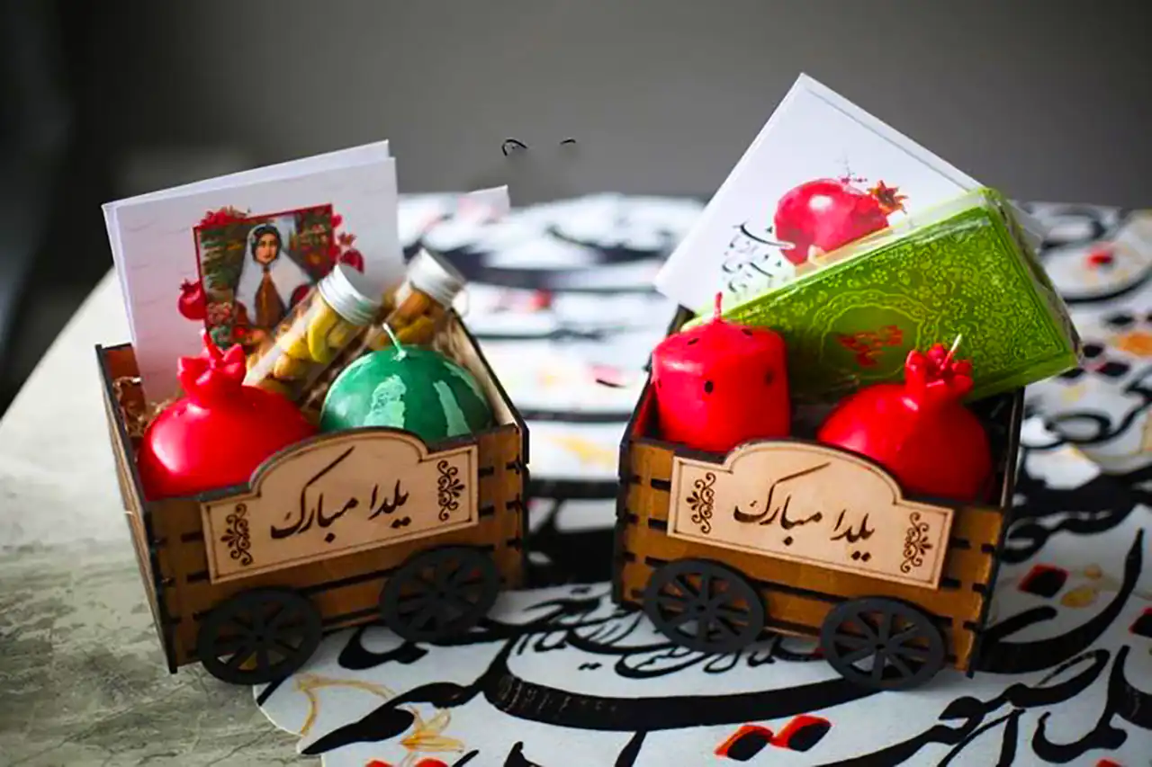 گیفت دست ساز برای یلدا