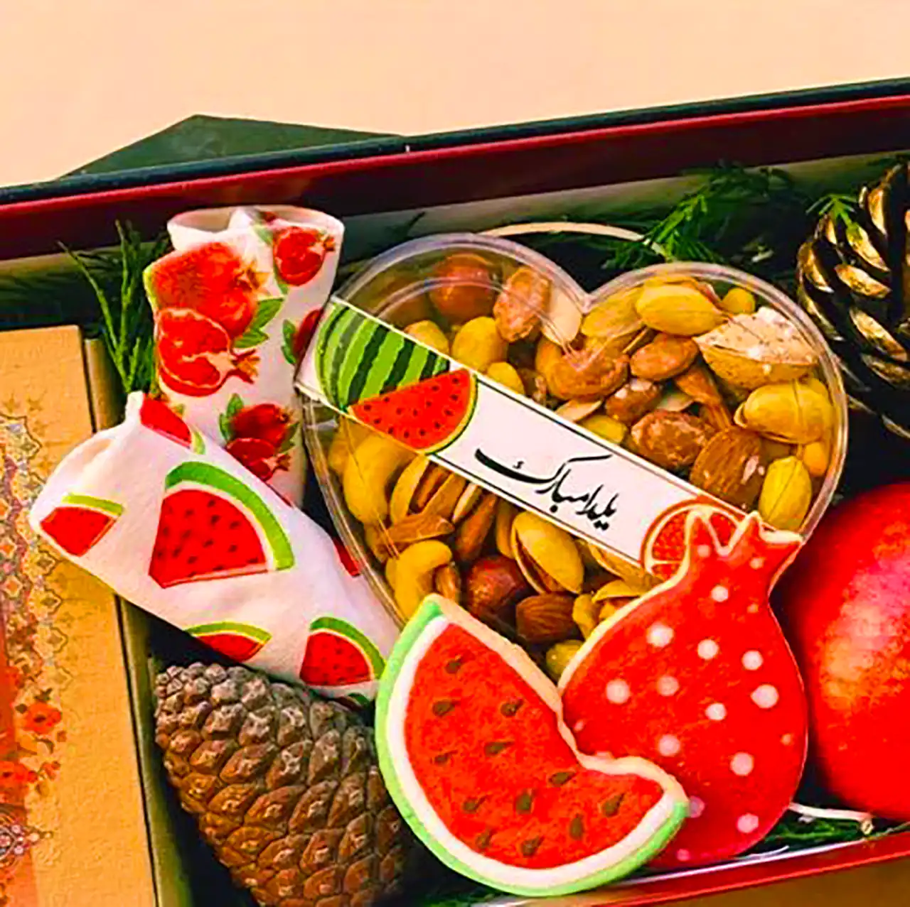 گیفت دست ساز برای یلدا