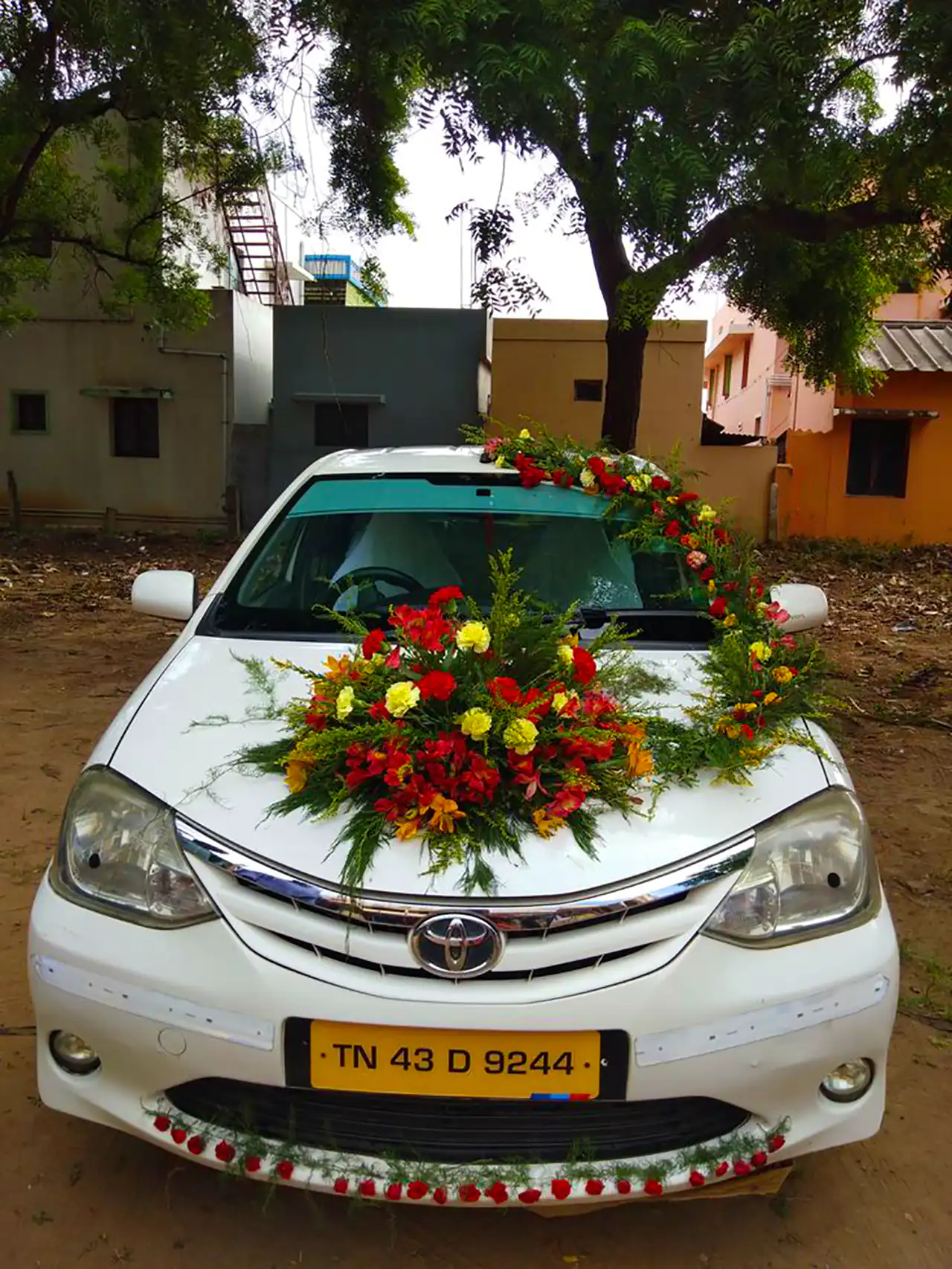 گل آرایی ماشین عروس