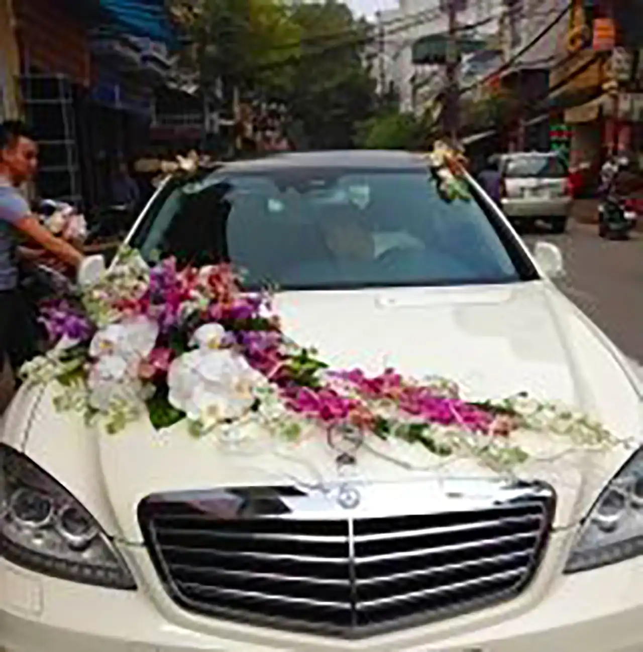 گل آرایی ماشین عروس