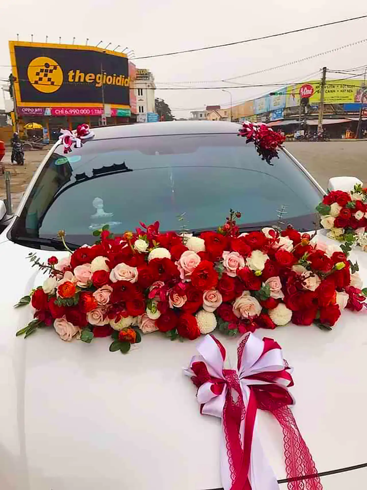 گل آرایی ماشین عروس