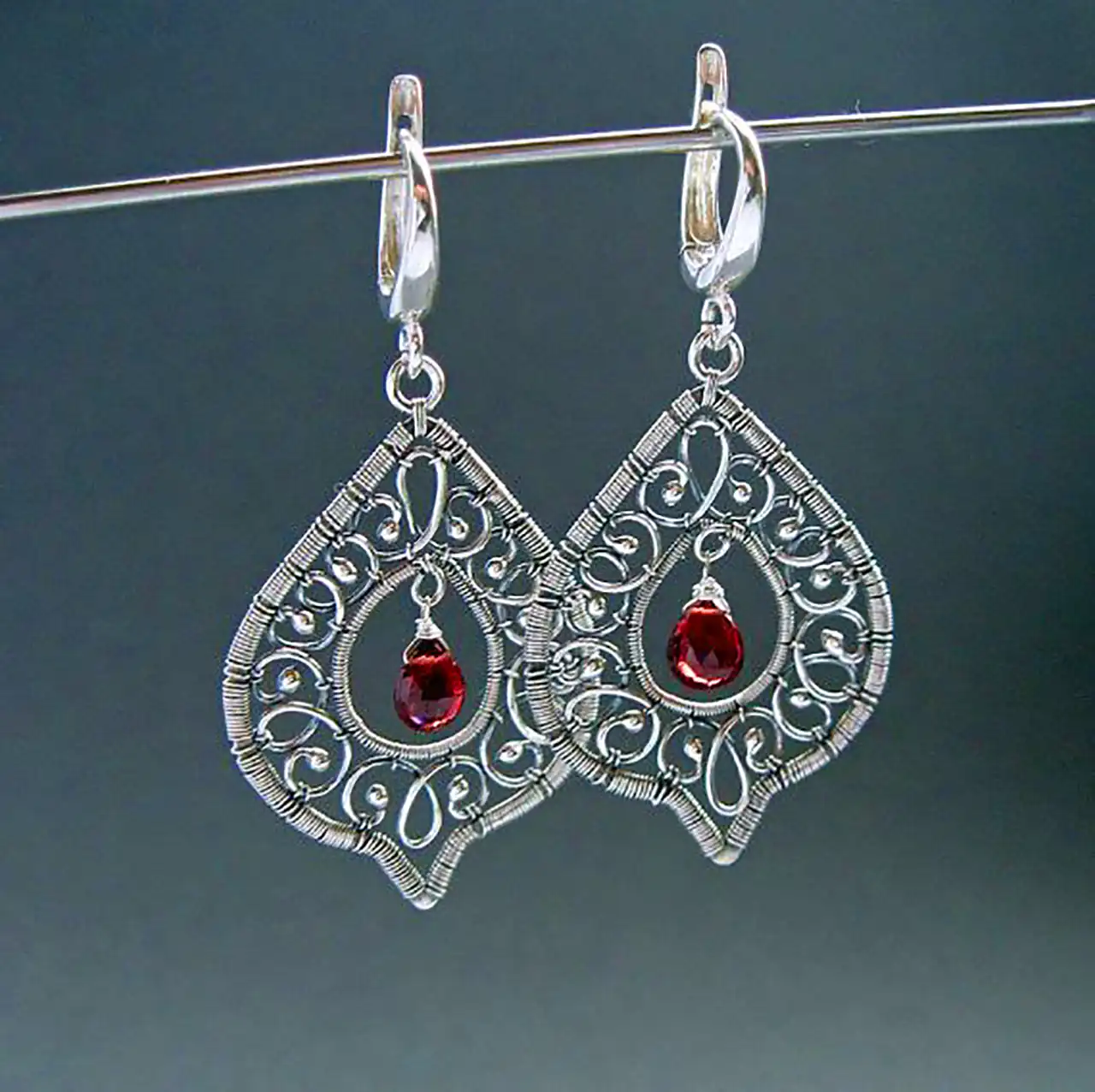 گوشواره نقره نگینی