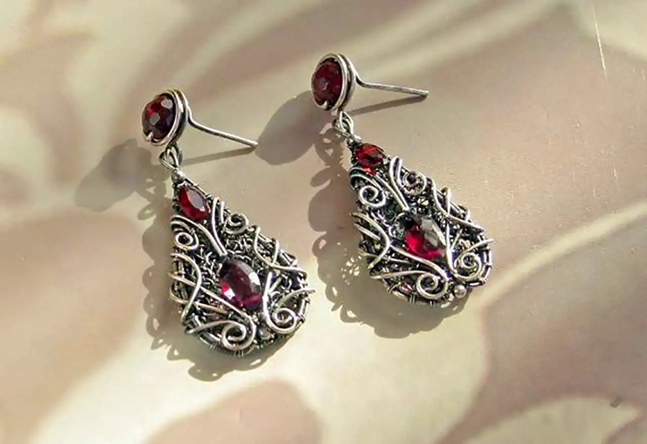 گوشواره نقره نگینی