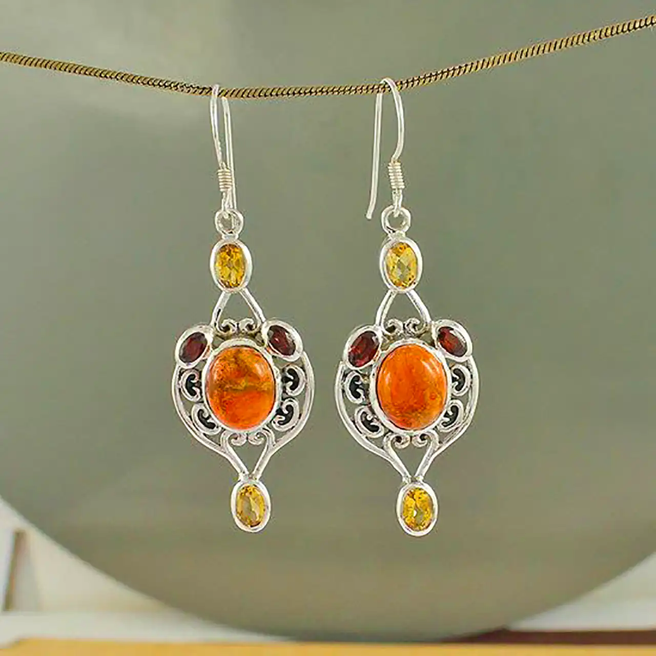 گوشواره نقره نگینی