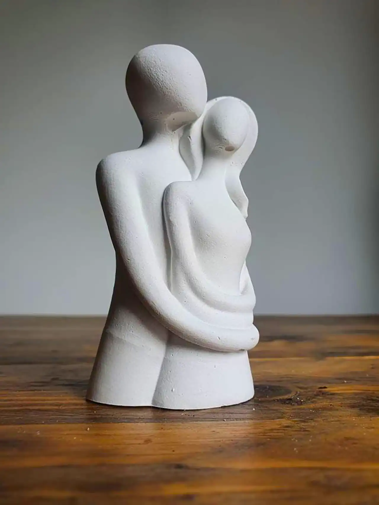 مجسمه دوتایی مینیمال و رومانتیک