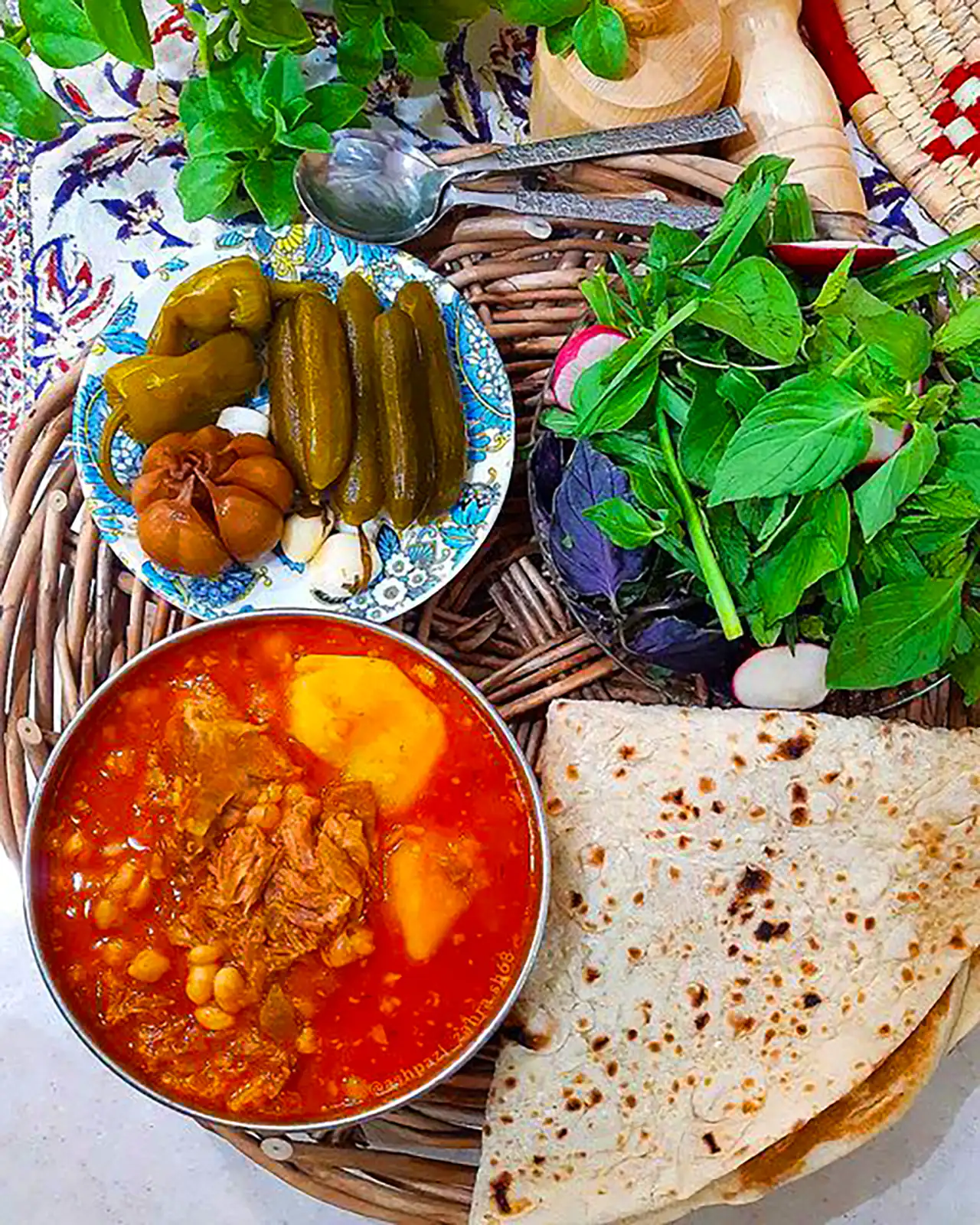 سرو دیزی سفره خونه ای