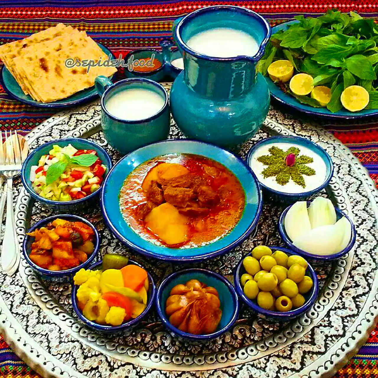 سرو دیزی سفره خونه ای