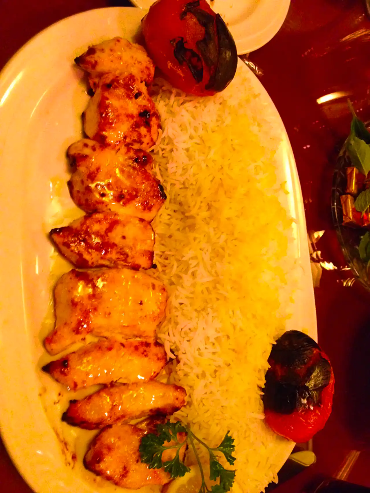 سرو جوجه مهمونی