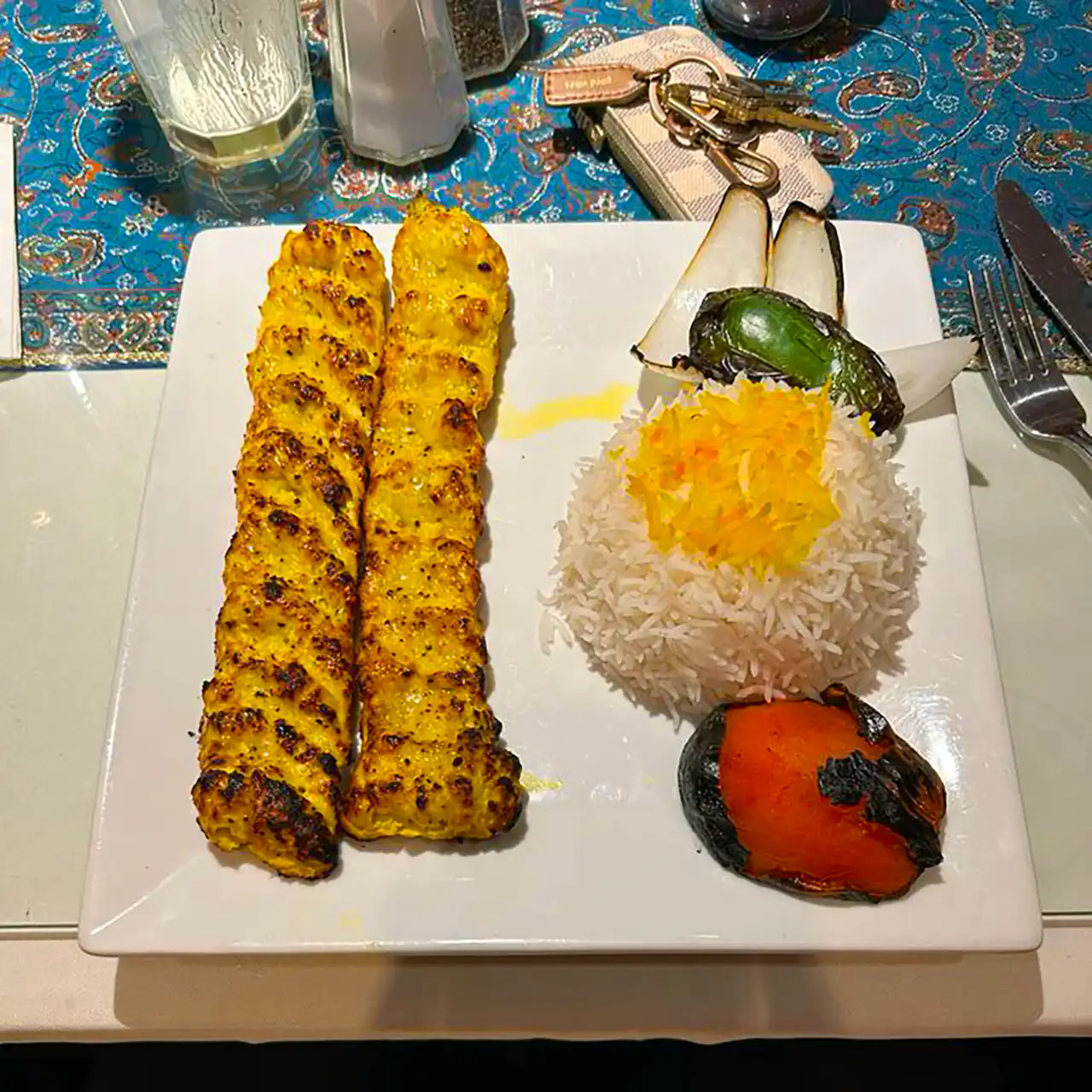 سرو جوجه مهمونی