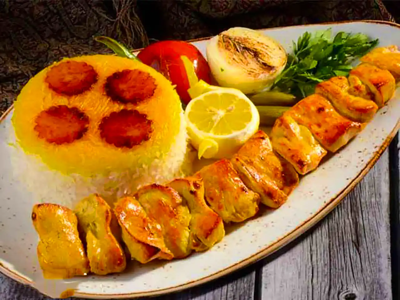 سرو جوجه مهمونی