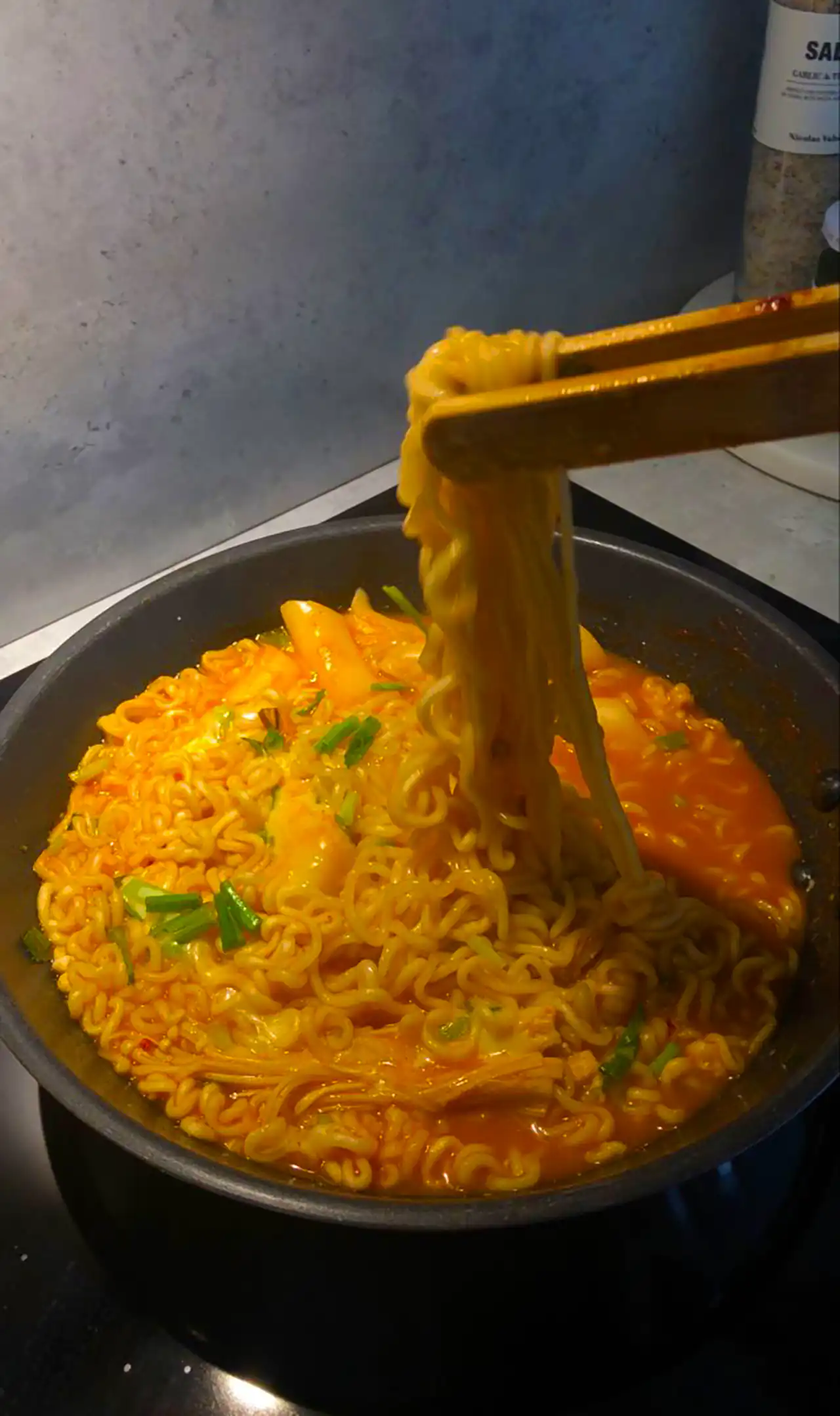 سرو نودل کره ای