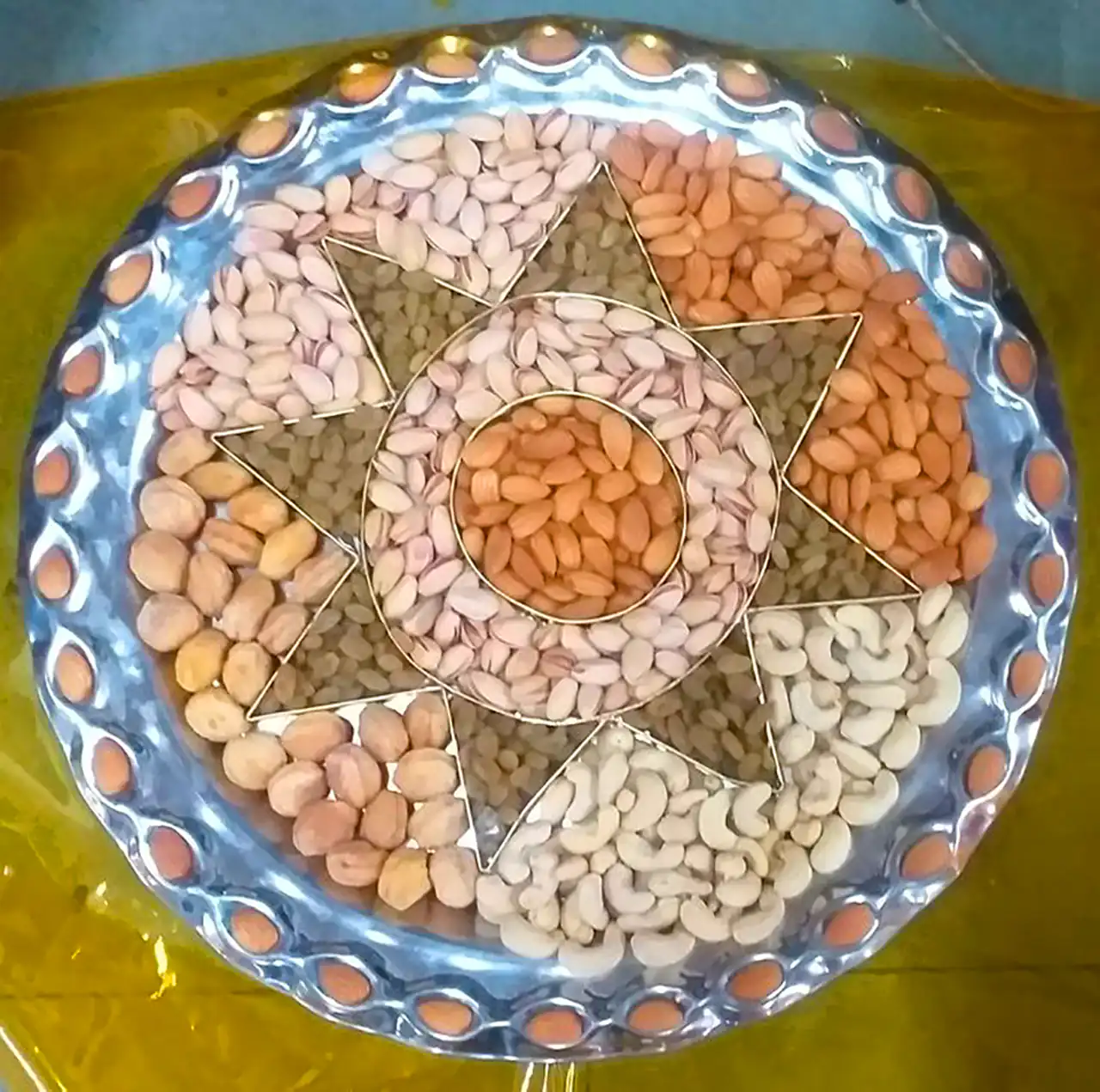 تزئین آجیل شب چله