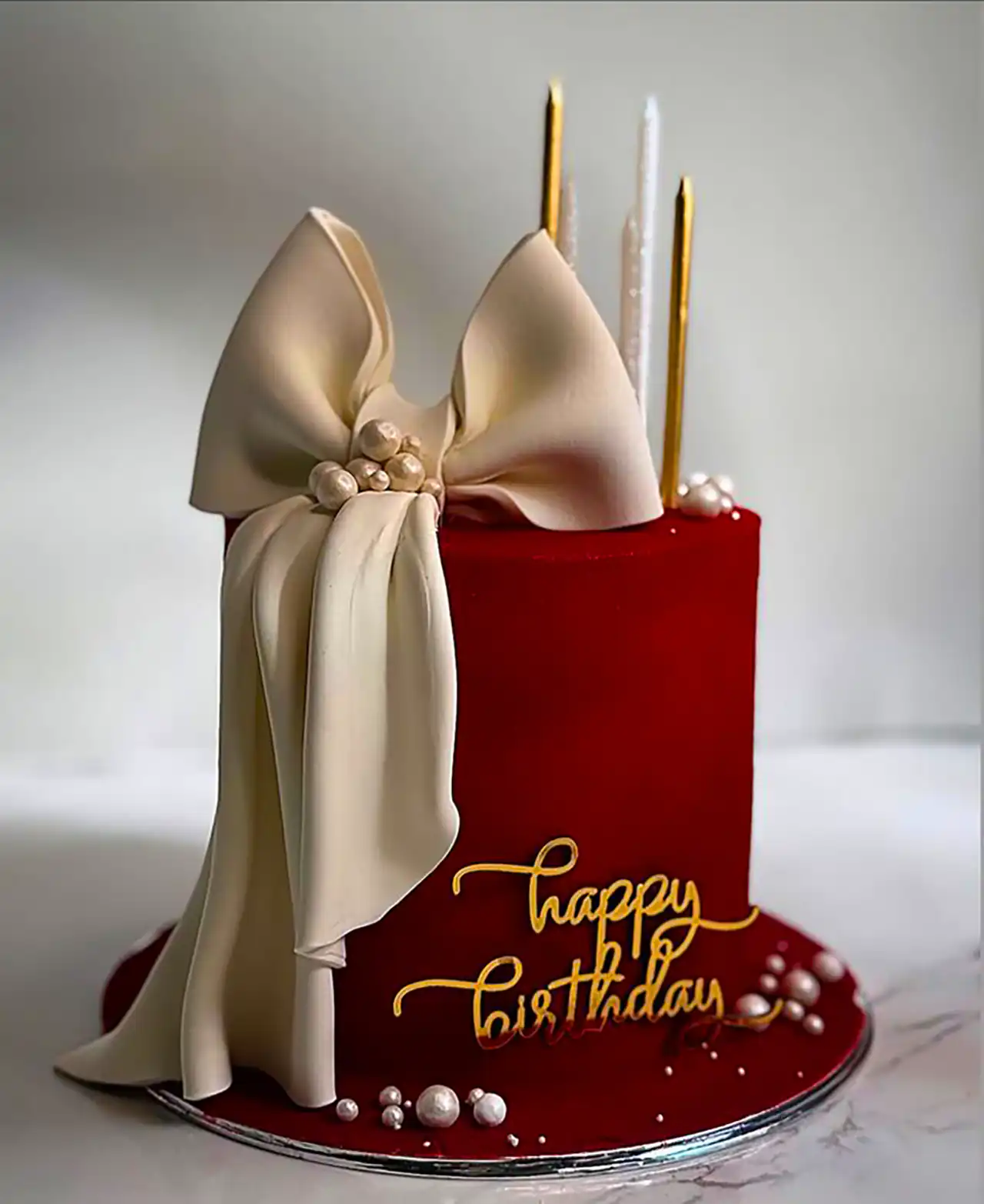 کیک تولد استوانه ای