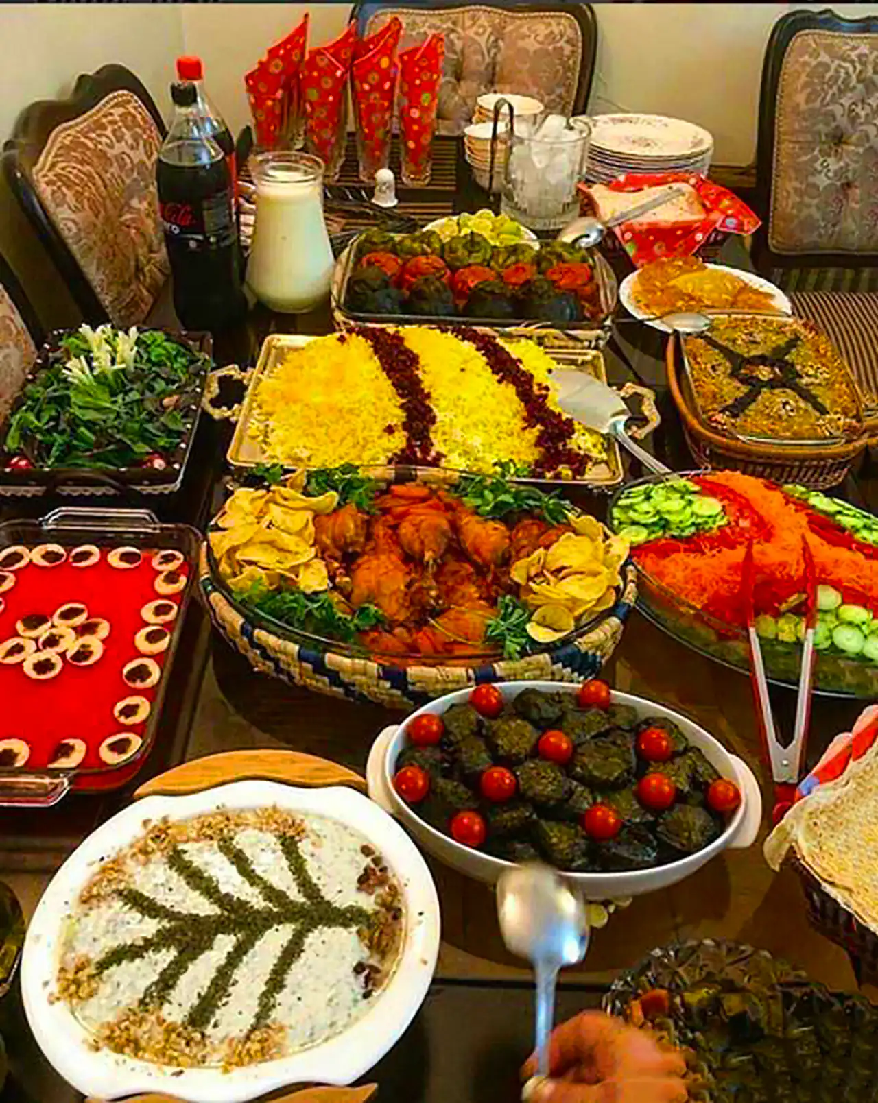 میز شام برای مهمانی