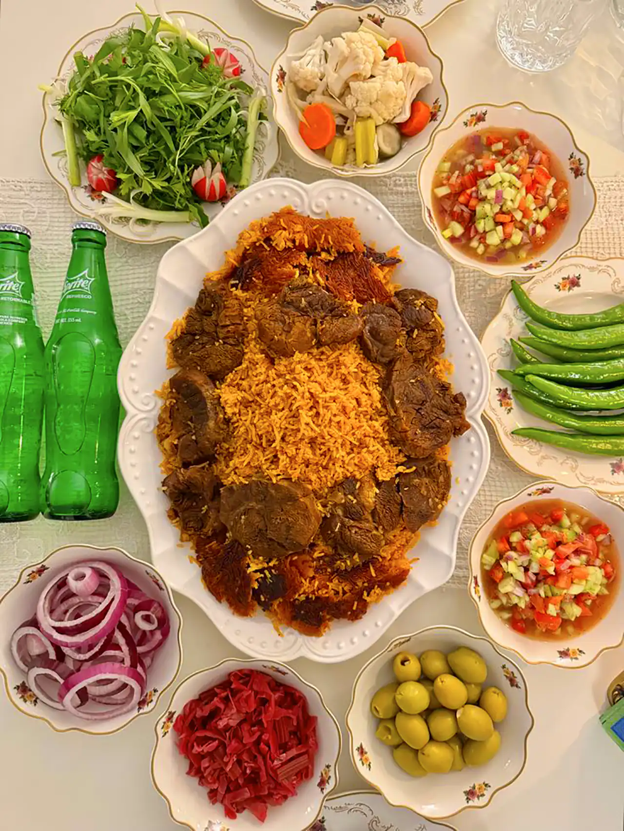 میز شام برای مهمانی