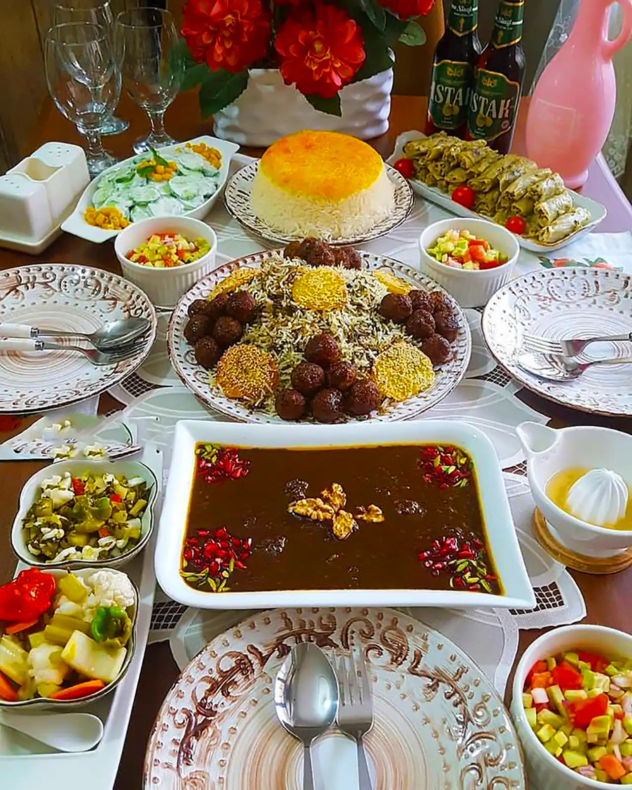 میز شام برای مهمانی